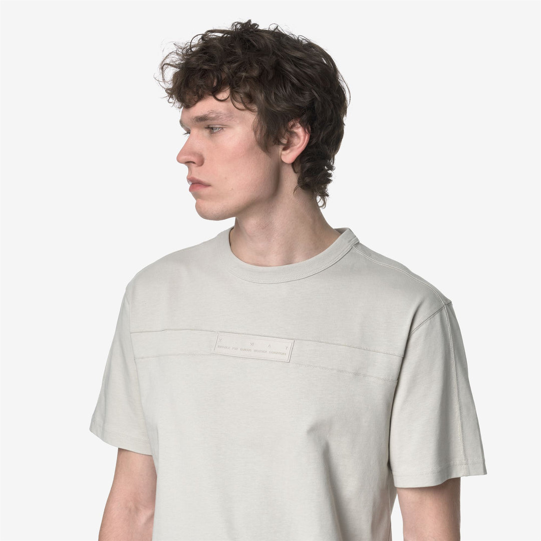 T-shirt casual da uomo beige con applicazioni in silicone stampate main