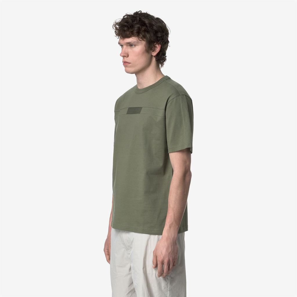 T-Shirts & Top_MAN_FANTOME DOUBLE LABEL_T-Shirt_Green Lichen - Commercial 5