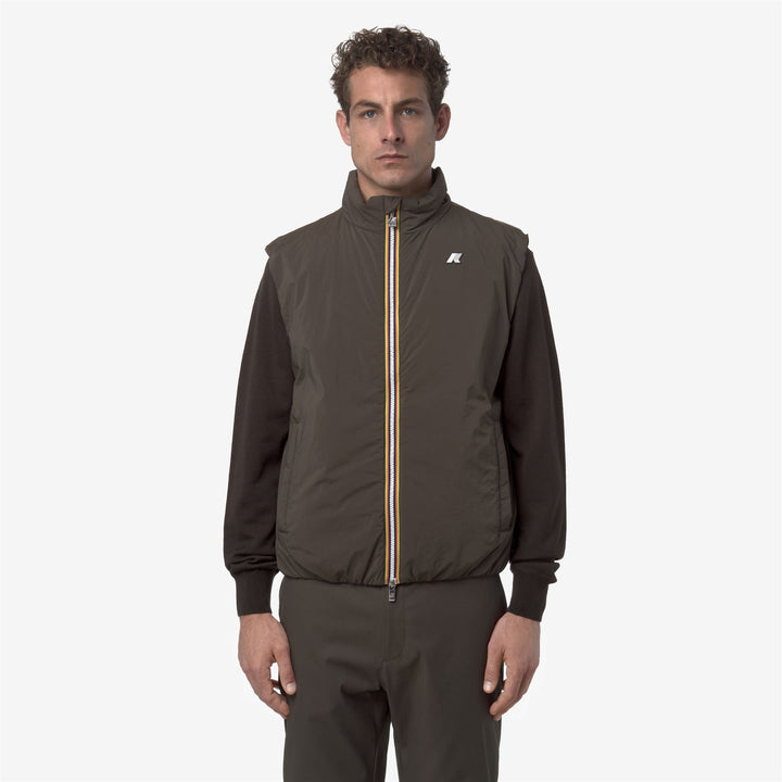 Chaleco aislante ecológico de color oliva negro para hombre 3