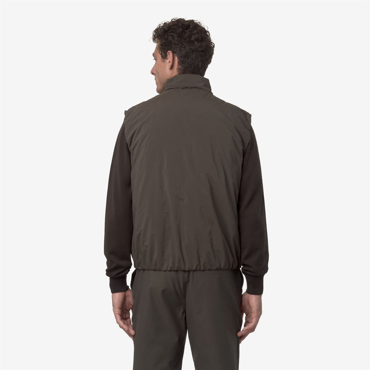 Chaleco aislante ecológico de color oliva negro para hombre 5