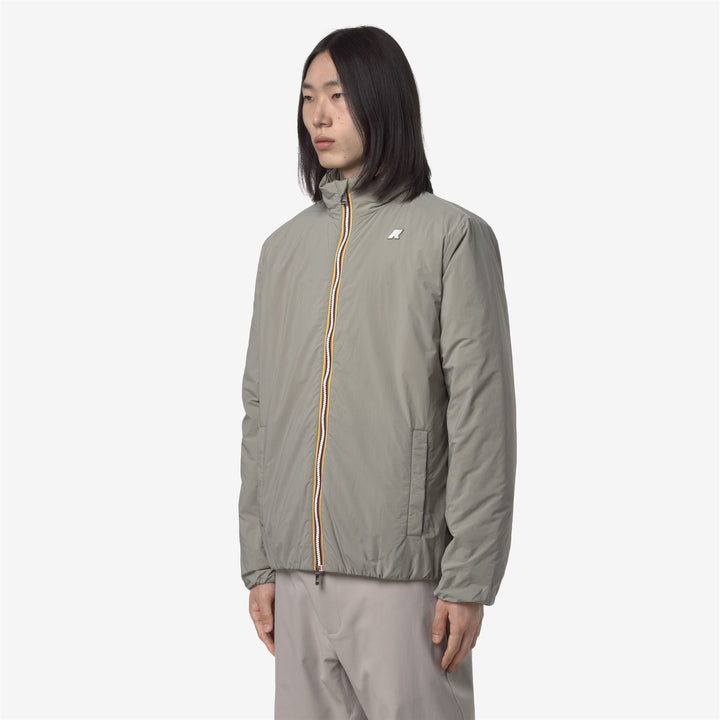 Chaqueta corta aislante ecológica para hombre color verde roble 4