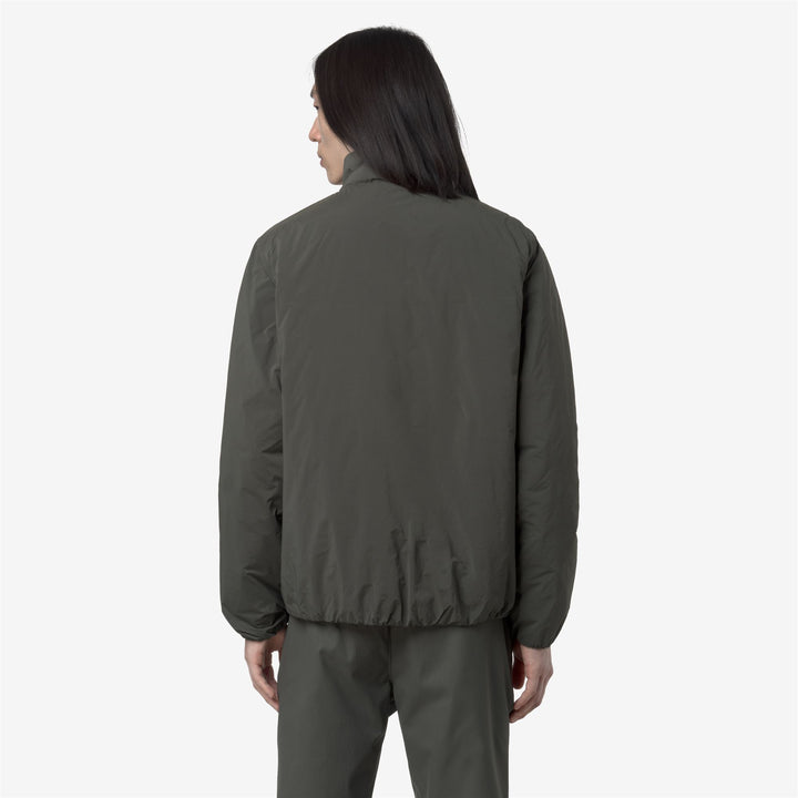 Chaqueta corta verde para hombre para primavera y otoño 5