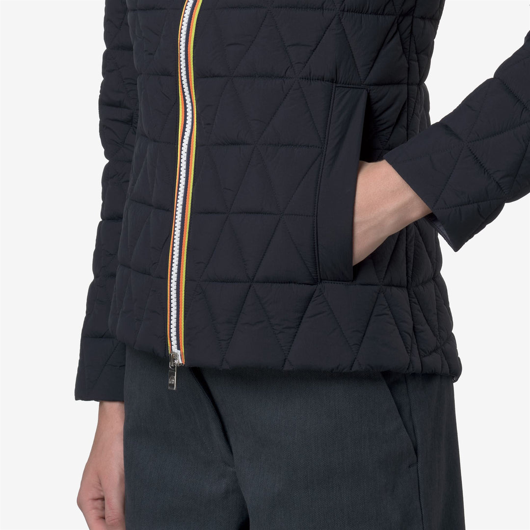 Chaqueta corta acolchada azul para mujer con relleno Primaloft main