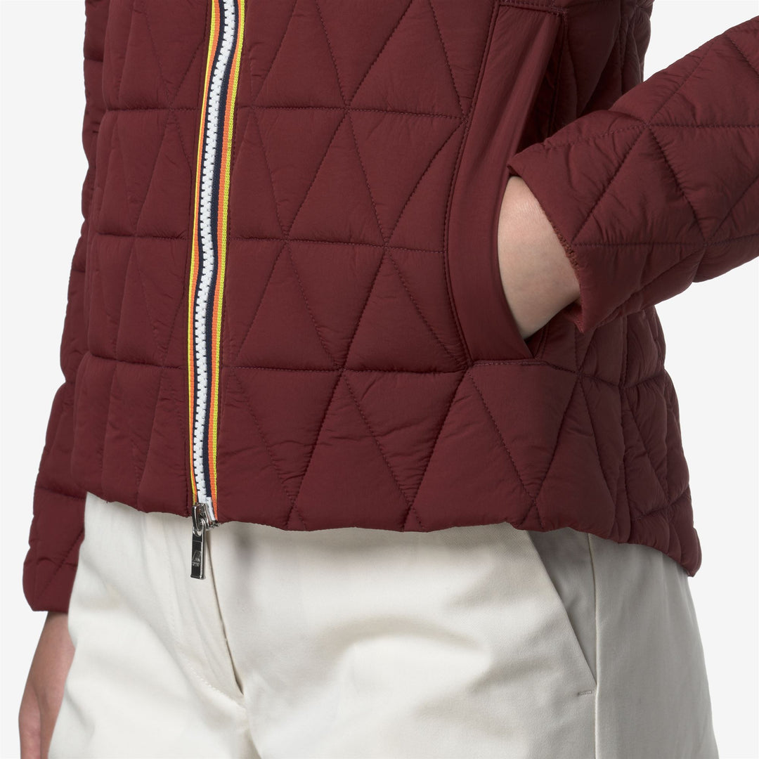 Chaqueta acolchada corta roja para mujer con relleno Primaloft main