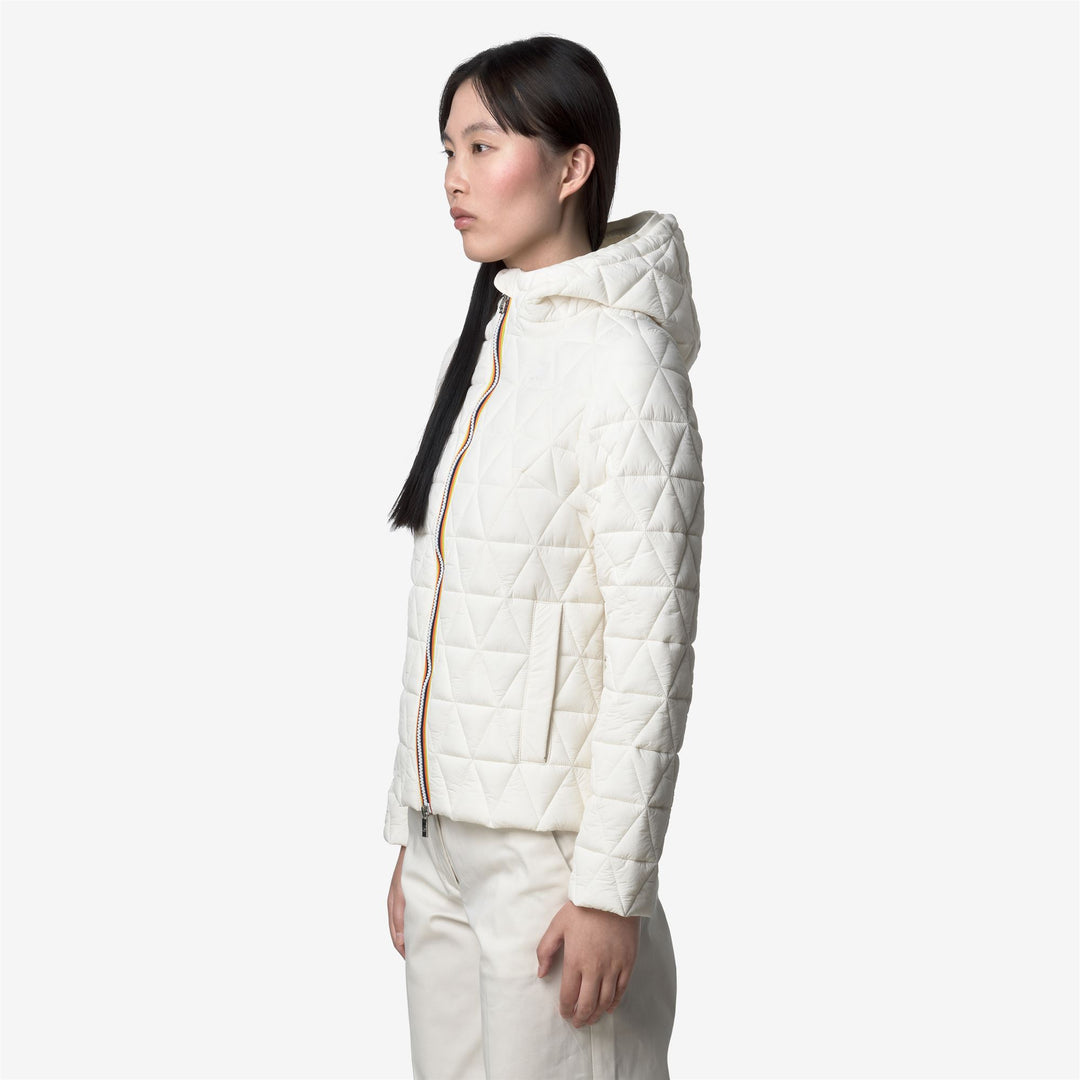 Chaqueta corta acolchada blanca para mujer con capucha acolchada main