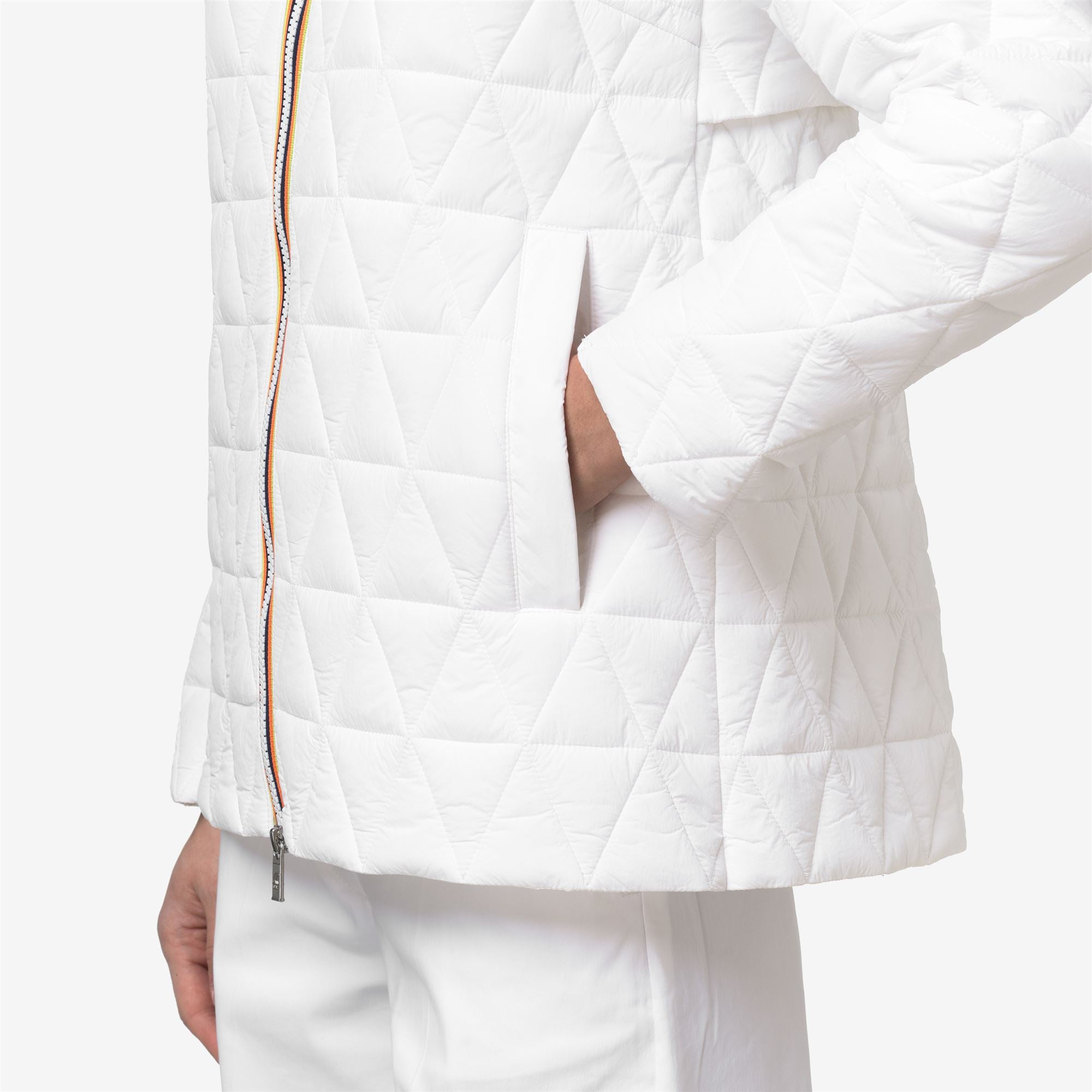 Jackets_Woman_MADLAINE DIAMOND QUILTED WARM_Short_White - White - Commercial 7