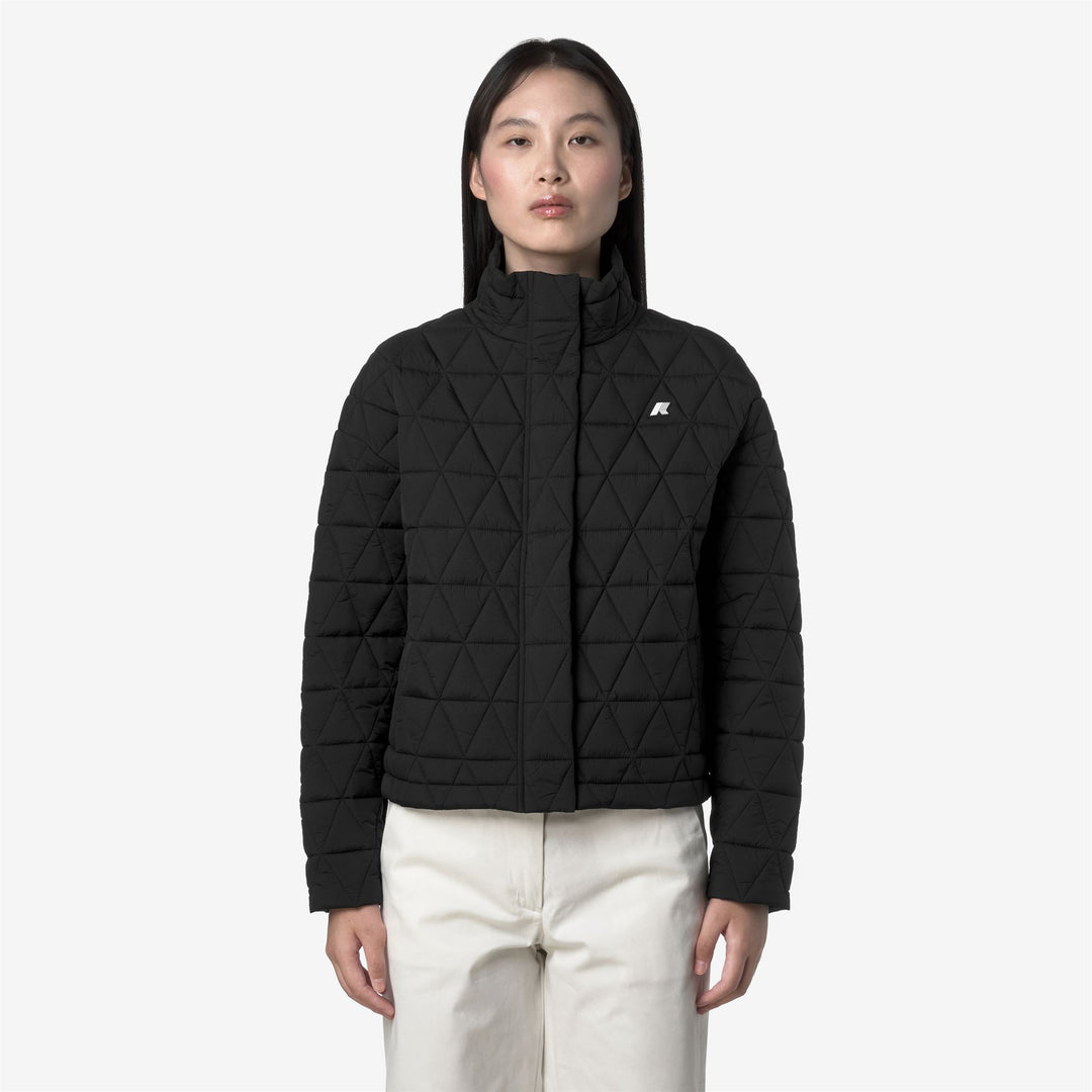 Chaqueta corta acolchada negra para mujer 01