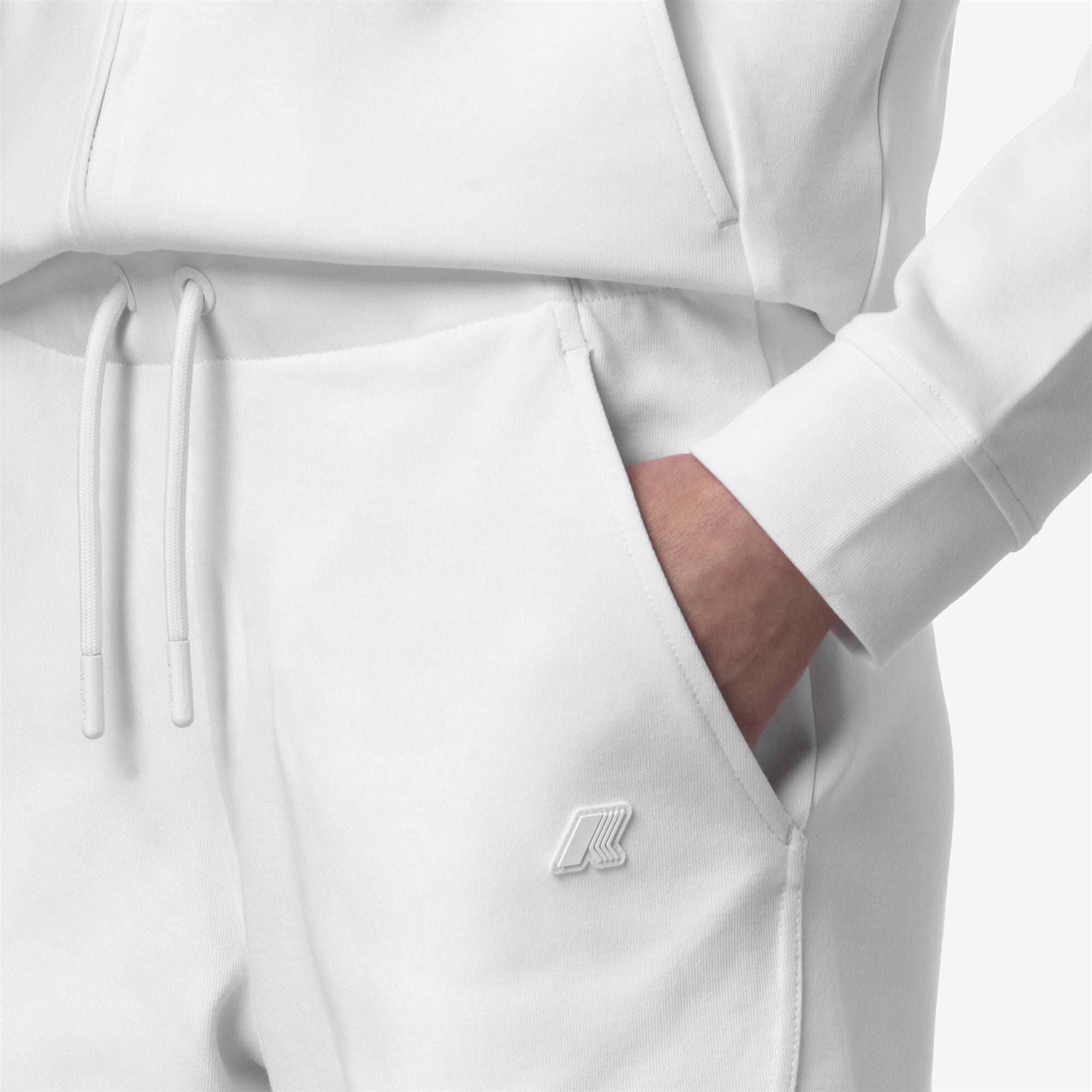 Shorts_WOMAN_OTIEZE INTERLOCK_Sport Shorts_White - Commercial 7