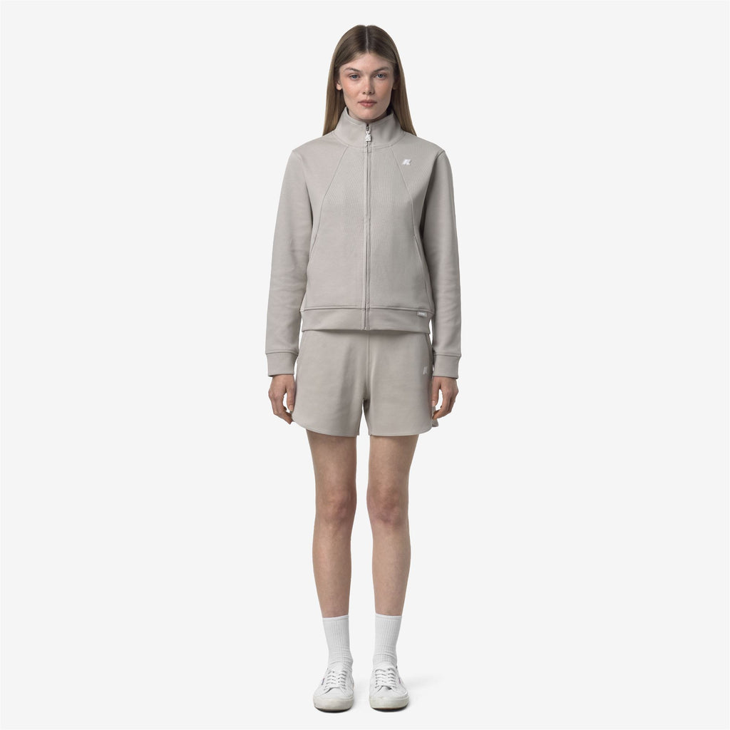 Shorts_WOMAN_OTIEZE INTERLOCK_Sport Shorts_BEIGE LT - Commercial 4