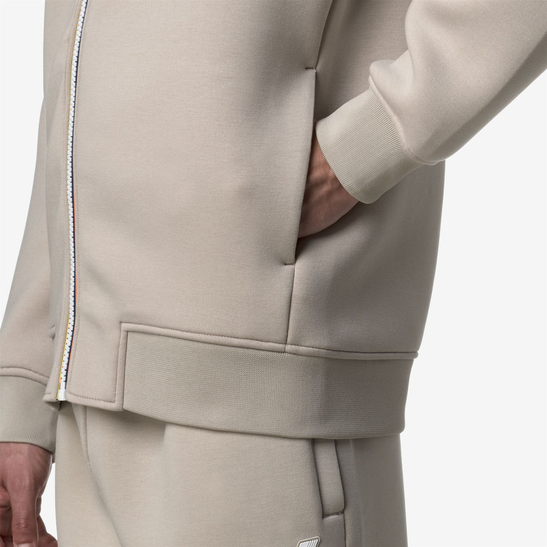 Chaqueta polar beige para hombre con capucha ajustable main