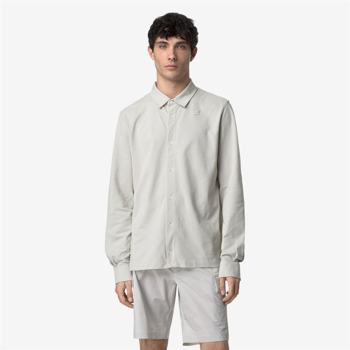 Camisa clásica de piqué gris beige para hombre de estilo urbano 1