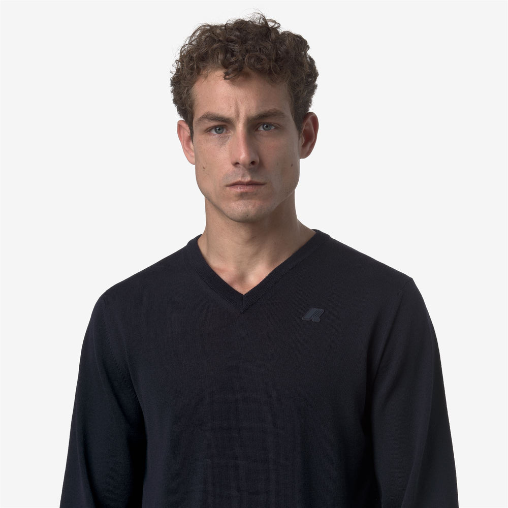Blue Men's Merino Wool V-Neck Pullover Knitwear 02