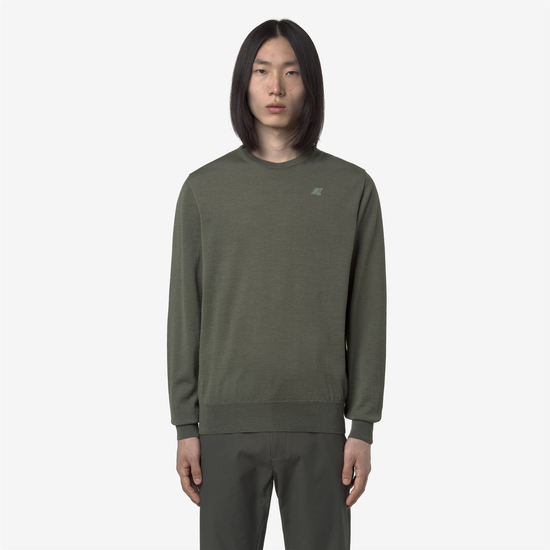 Jersey de cuello redondo de lana merino verde salvia para hombre main
