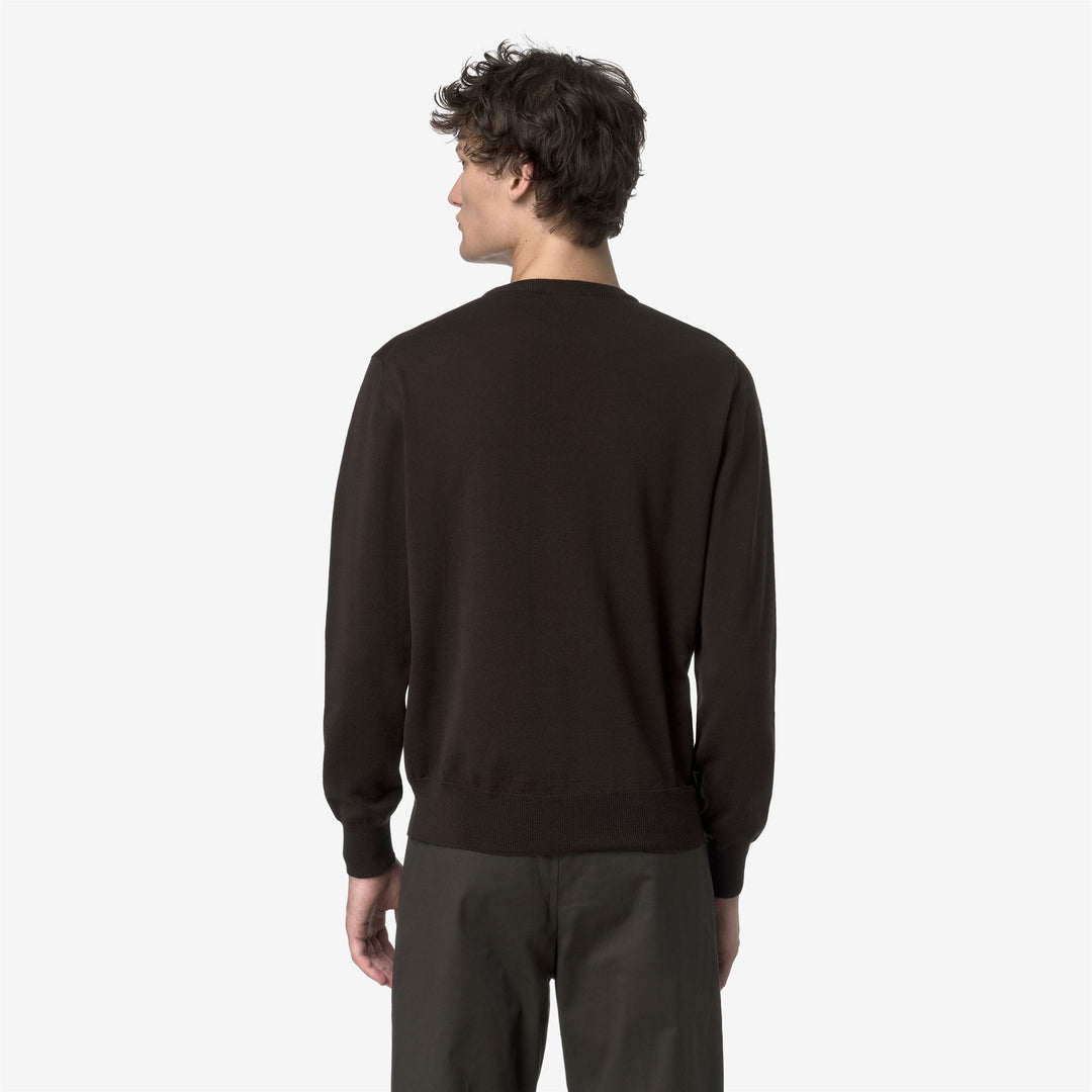 Suéter de cuello redondo de lana merino para hombre en color café negro main