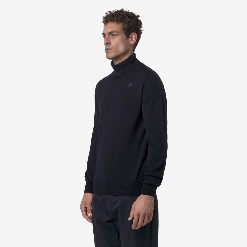 Knitwear_MAN_HENRY MERINO_Pull Over_Blue Depth - Commercial 5