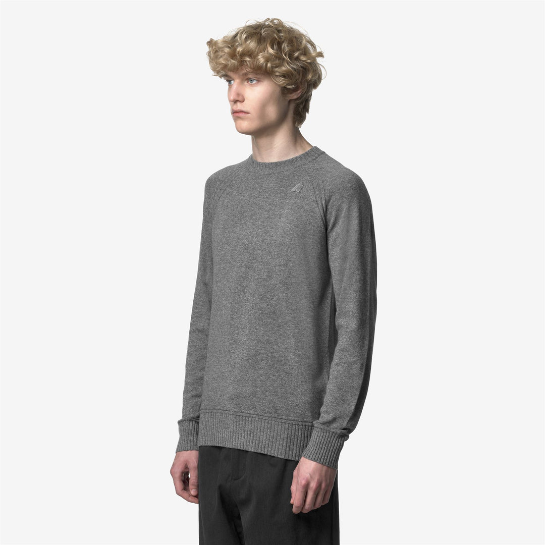 Maglione girocollo in lana e cashmere grigio da uomo main