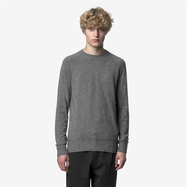 Maglione girocollo in lana e cashmere grigio da uomo 3