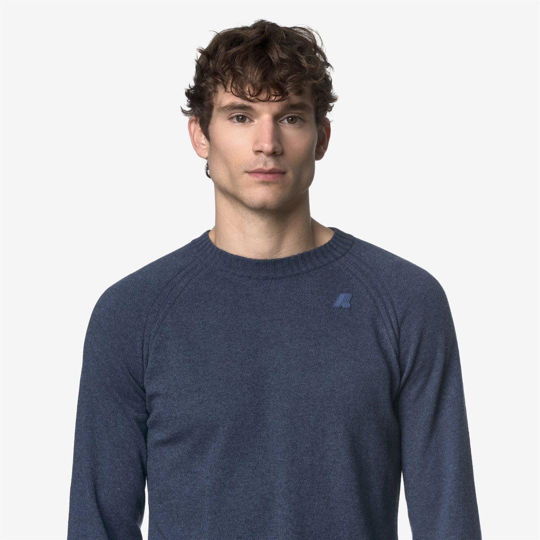 Maglione girocollo in lana e cashmere blu da uomo main
