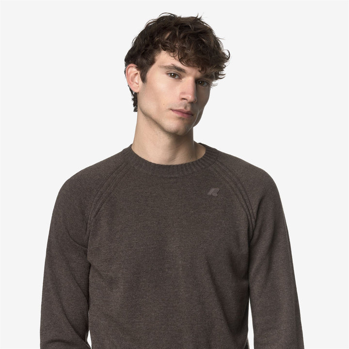 Suéter de punto de cuello redondo de lana y cachemira marrón para hombre 2