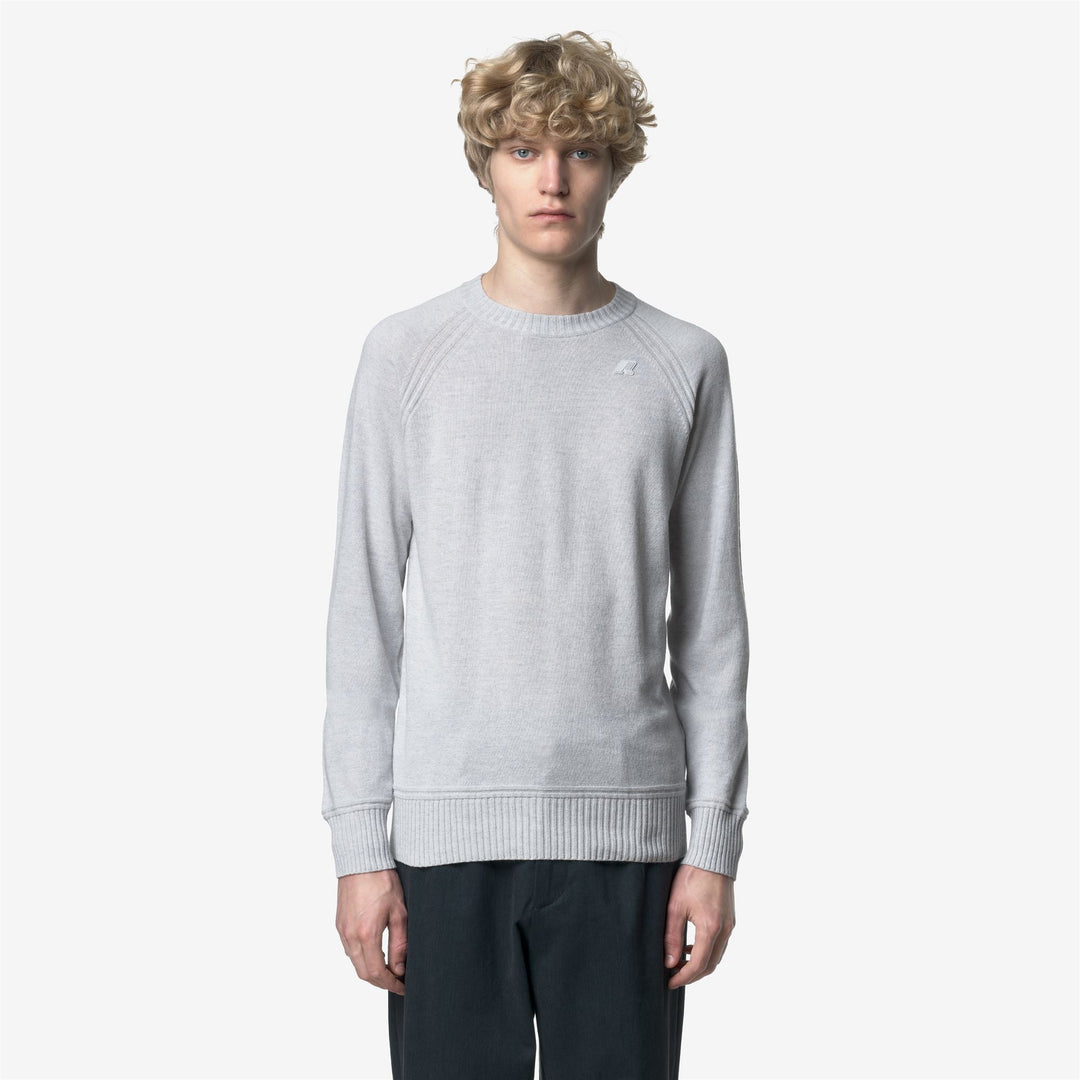Maglione girocollo in lana e cashmere grigio chiaro da uomo main