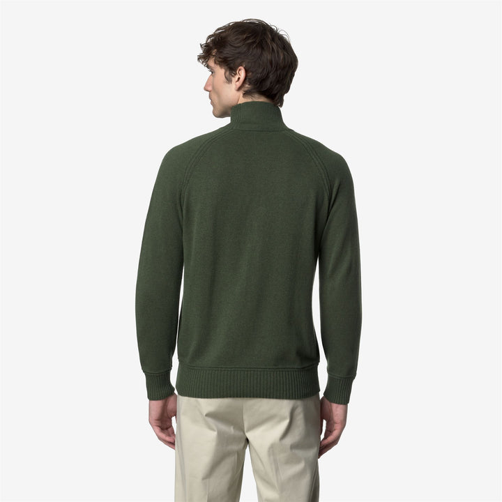 Polo de punto de lana de cachemira verde con media cremallera para hombre 5