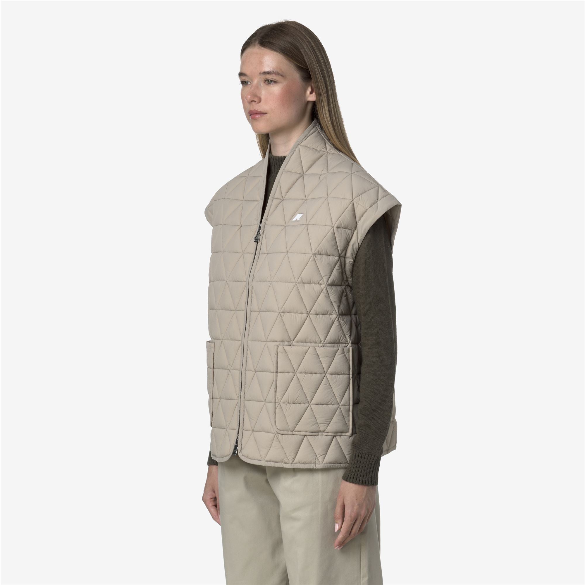 Jackets_WOMAN_SALOIRE DIAMOND QUILTED WARM AF_Short_Beige Cashmere - Commercial 5