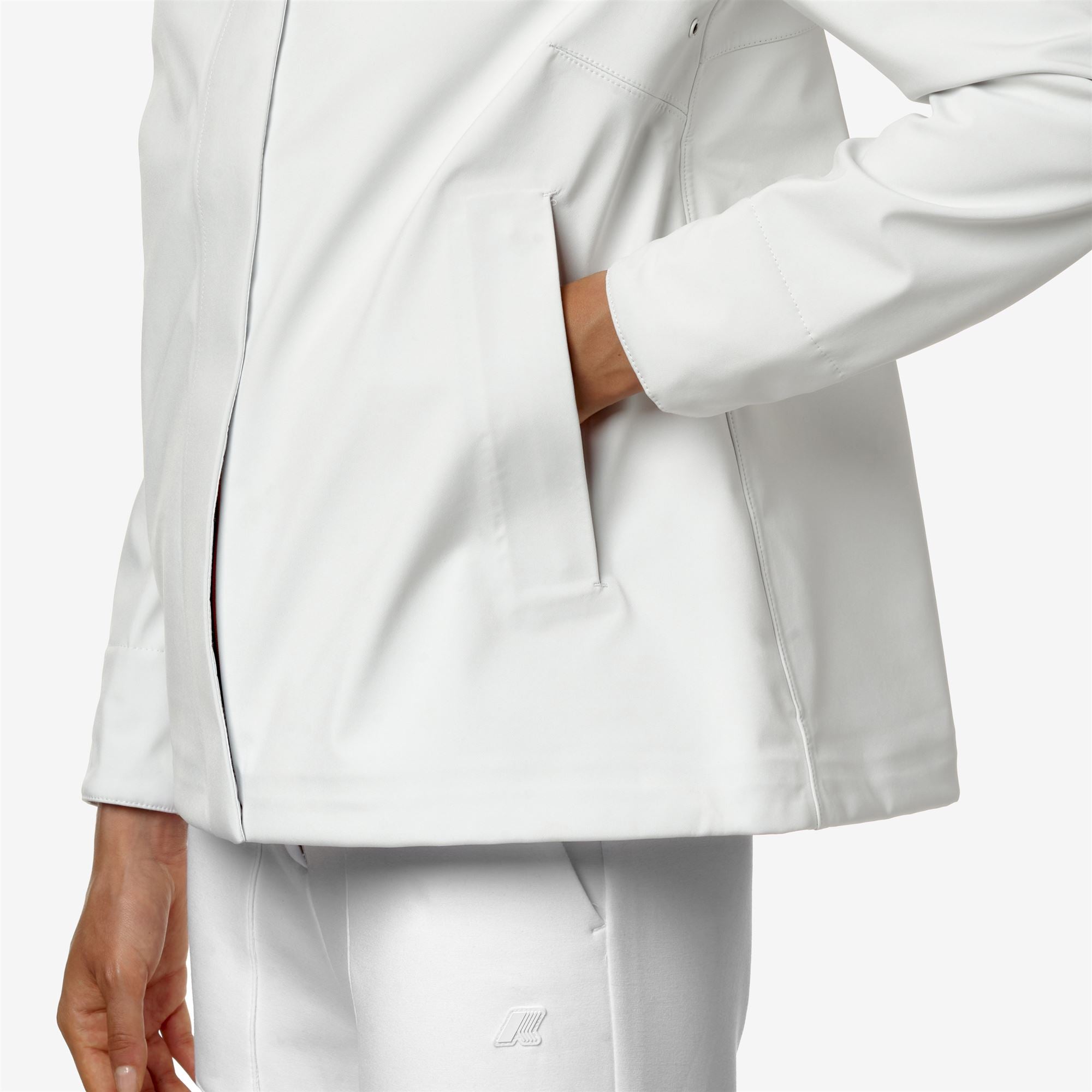 Jackets_WOMAN_MADALINA BONDED_Mid_White G-Blue D - Commercial 7