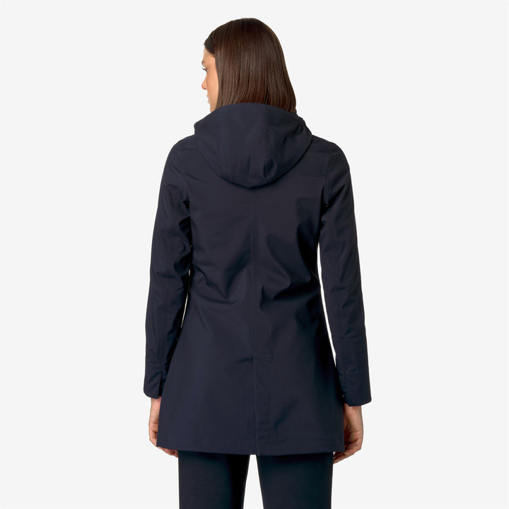 Chaqueta impermeable azul para mujer de 3/4 con capucha desmontable 3