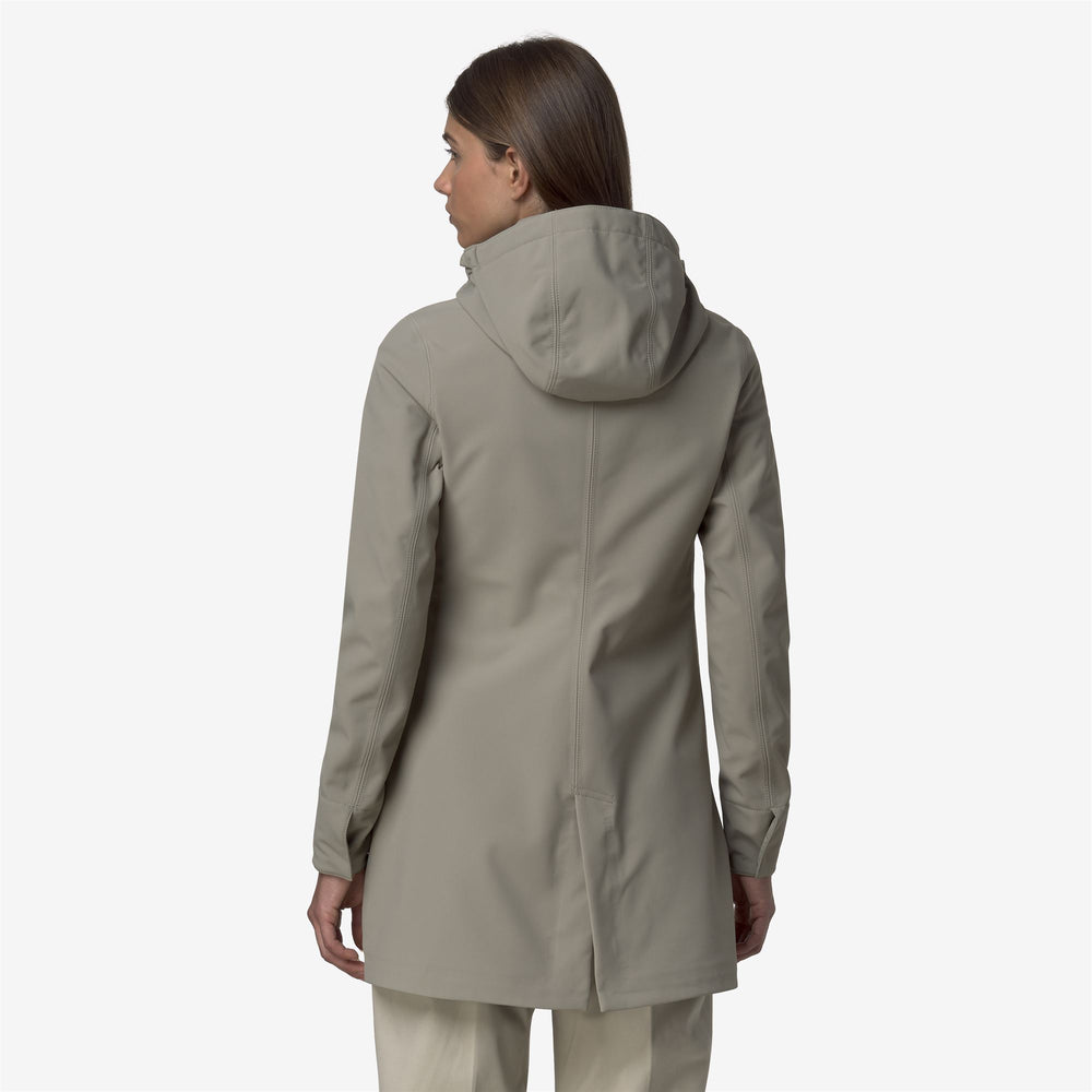 Chaqueta impermeable tipo gabardina de 3/4 para mujer de Green Oak 02