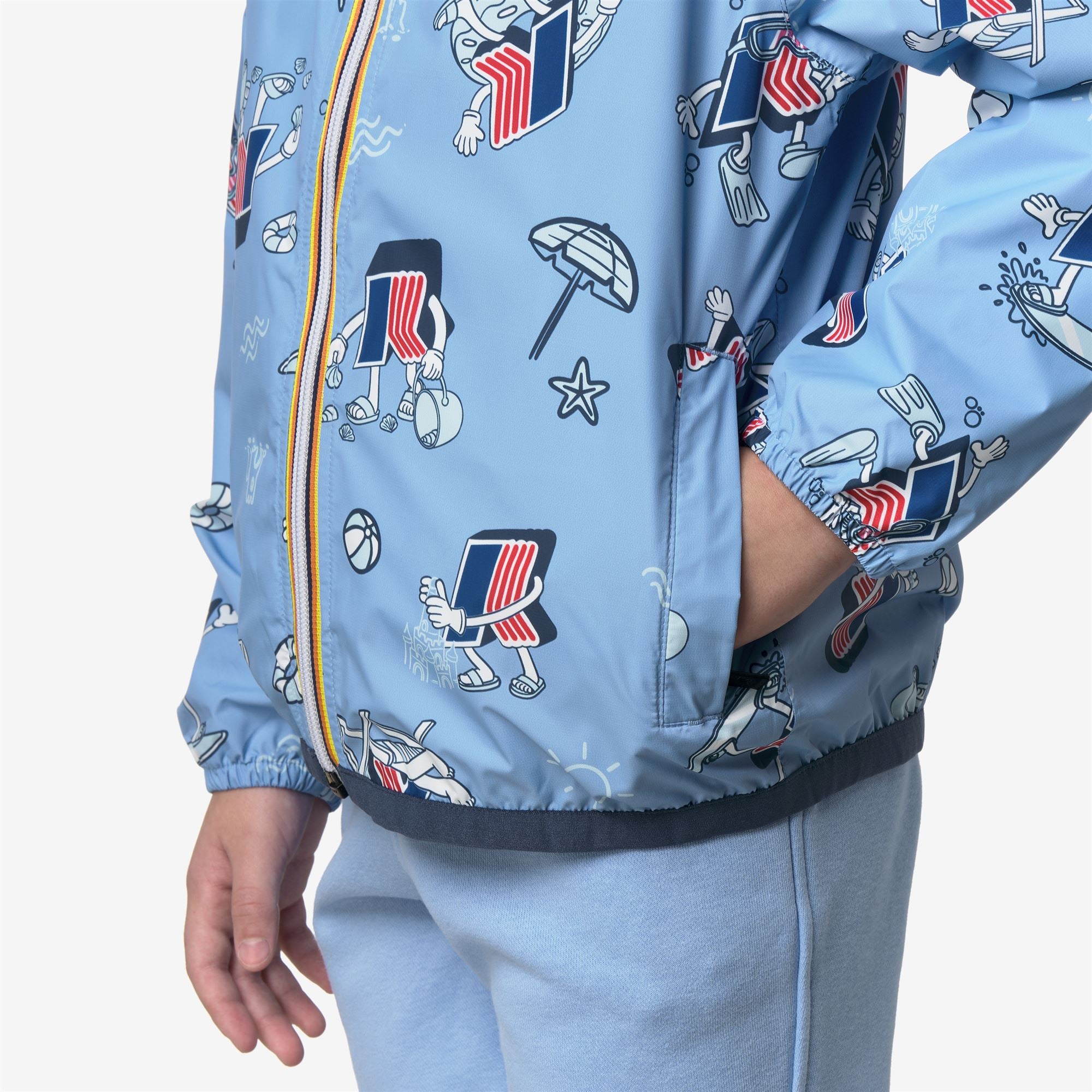 Jackets_KID UNISEX_P. LE VRAI 4.0 CLAUDE GRAPHIC_Mid_K SUMMER BOY - Commercial 7