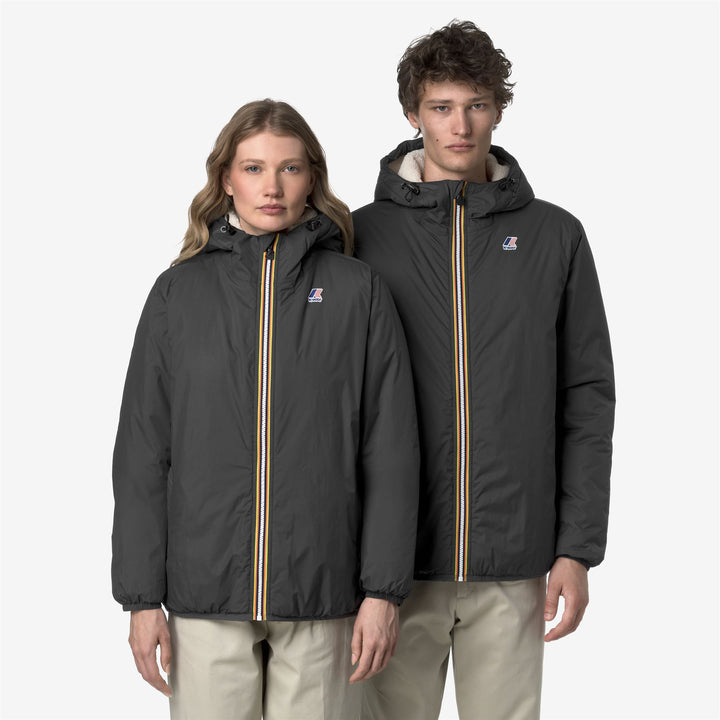 Chaqueta impermeable unisex gris de entretiempo con acolchado sintético 2