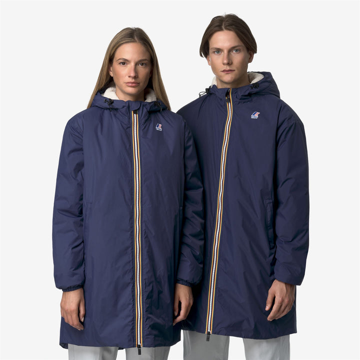 Chaqueta impermeable unisex azul profundo de 3/4 de largo con forro de sherpa 2