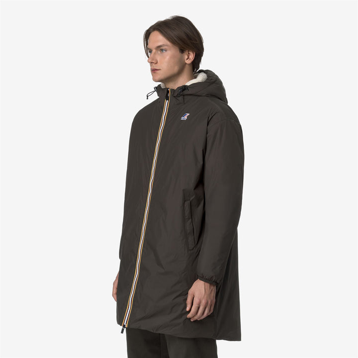 Chaqueta impermeable unisex de longitud 3/4 en color oliva negro 4