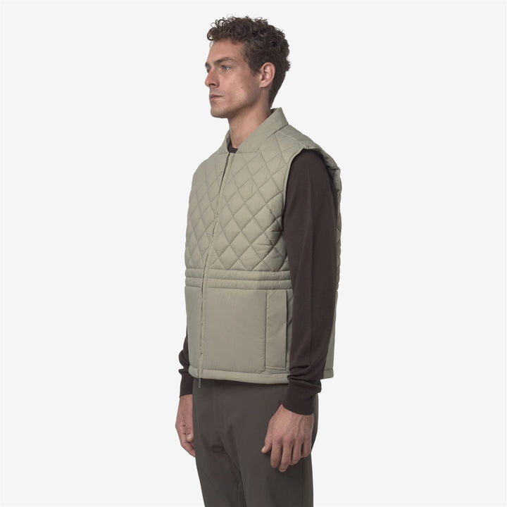 Chaleco acolchado informal verde para hombre con relleno repelente al agua 4