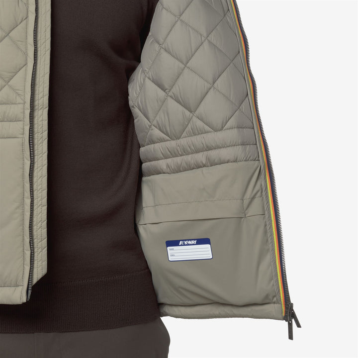 Chaleco acolchado informal verde para hombre con relleno repelente al agua 2