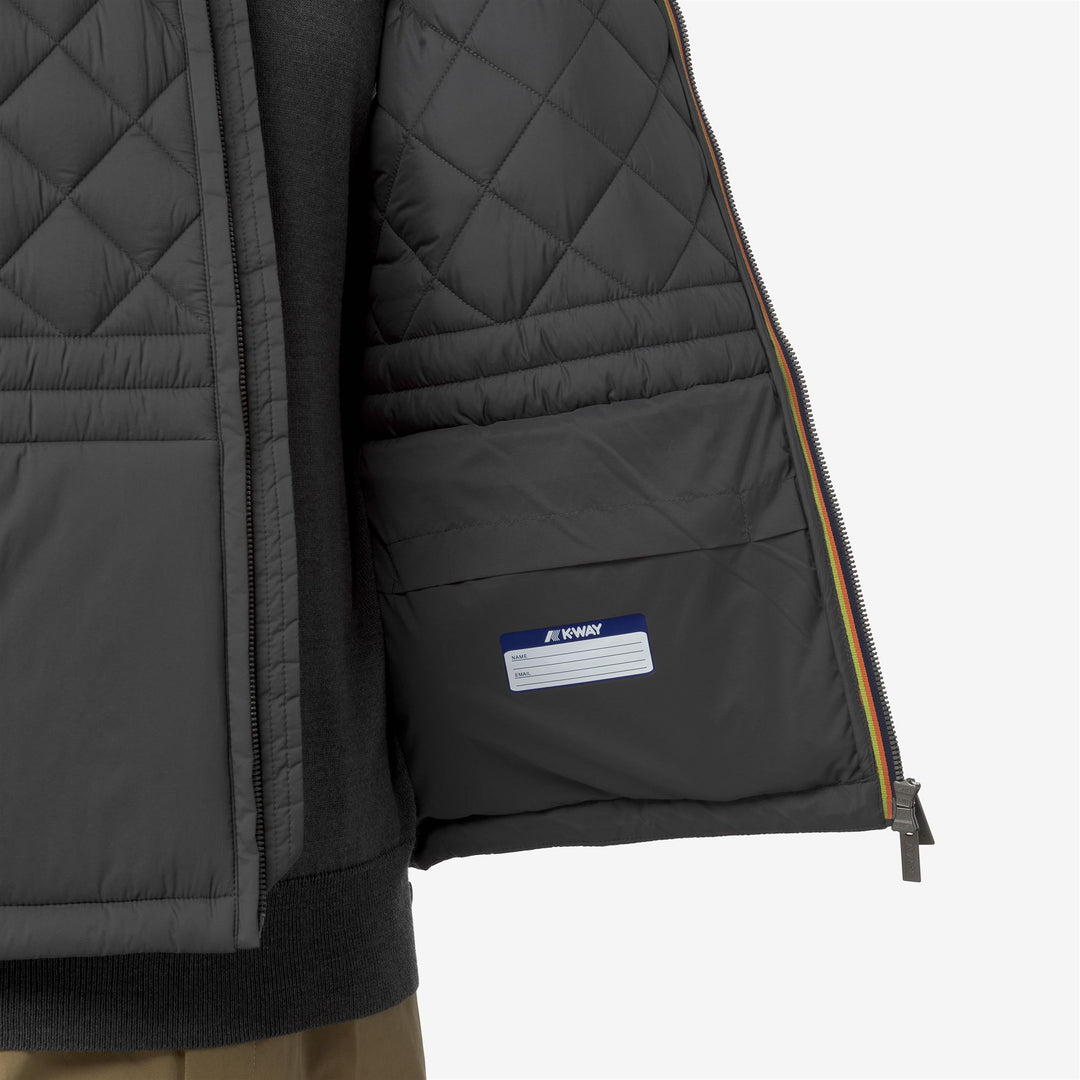 Chaleco informal aislante gris para hombre con nailon repelente al agua. main