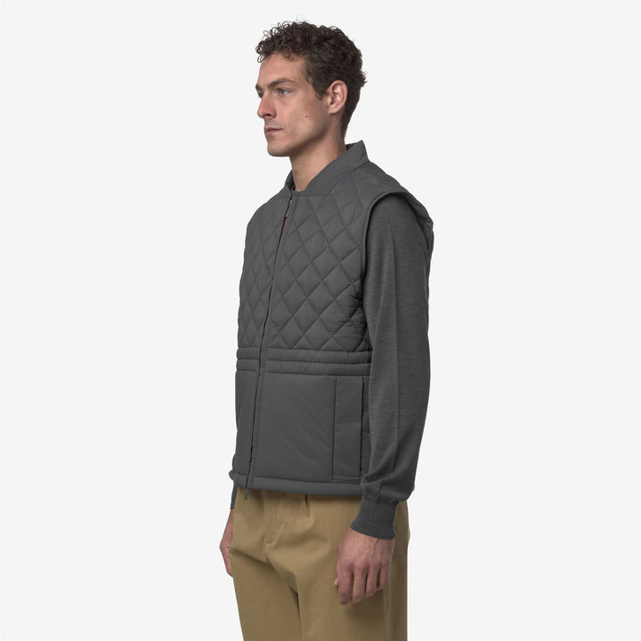 Chaleco informal aislante gris para hombre con nailon repelente al agua. 4