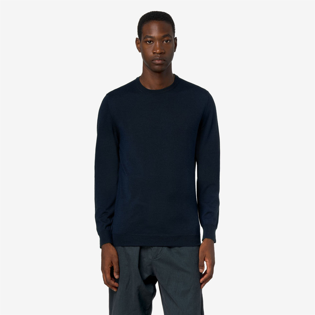 Knitwear_Man_SEBASTIEN WOOL SILK CASHMERE_Pull Over_Blue Depth - Commercial 4