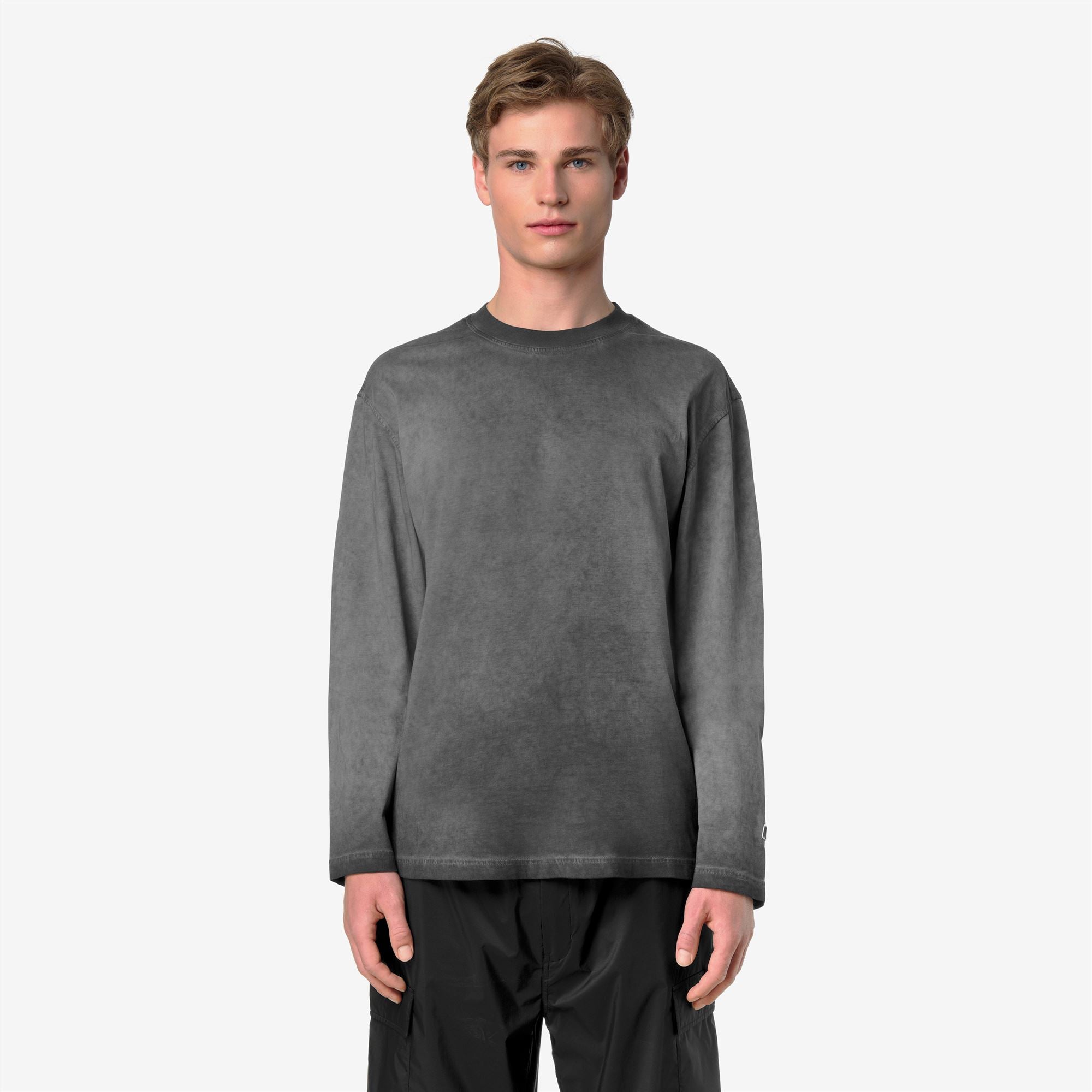 T-Shirts & Top_Man_NARDO LF_T-Shirt_Black Pure - Commercial 4