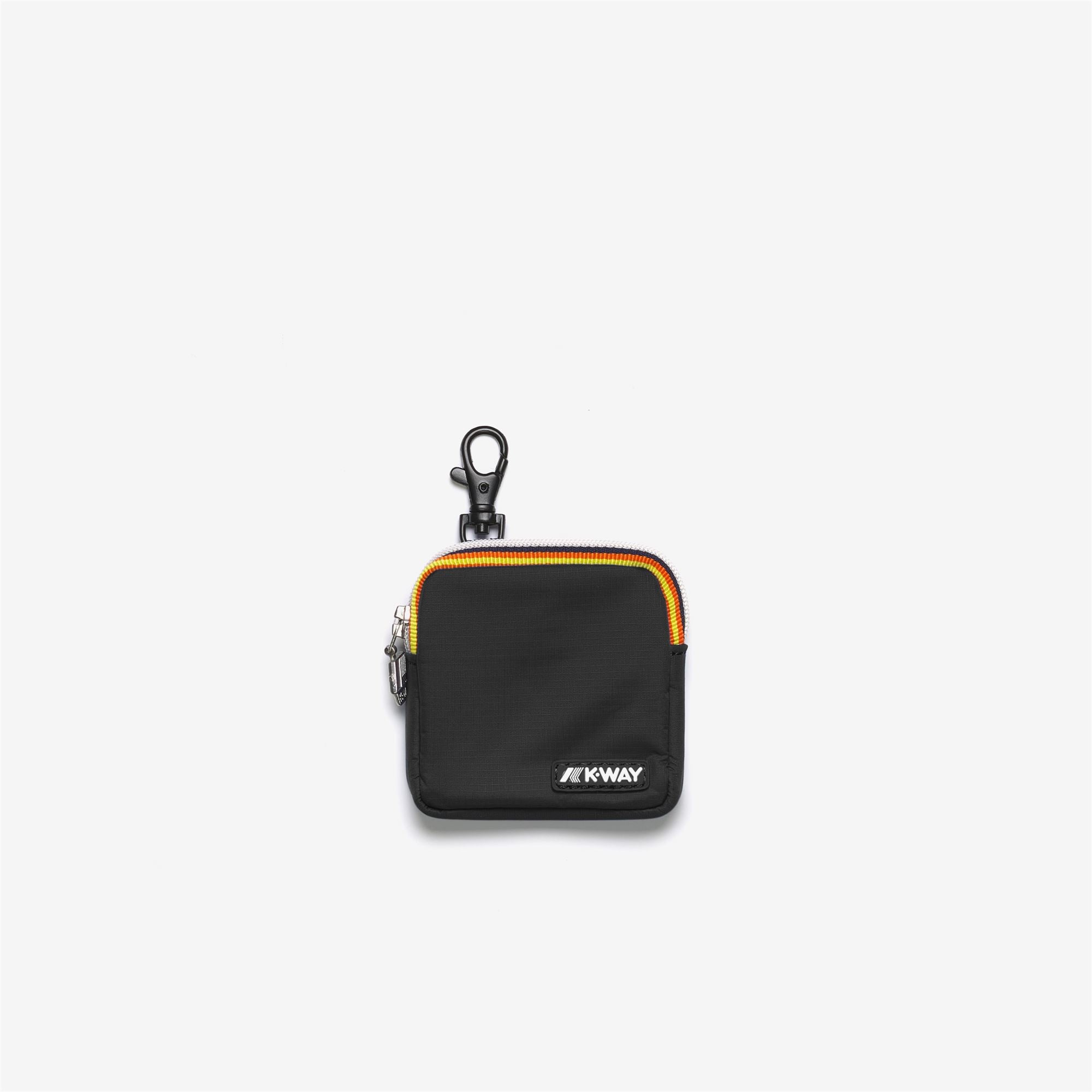 Small Accessories_UNISEX_EMEE_Headphones_Black Pure - Commercial 1