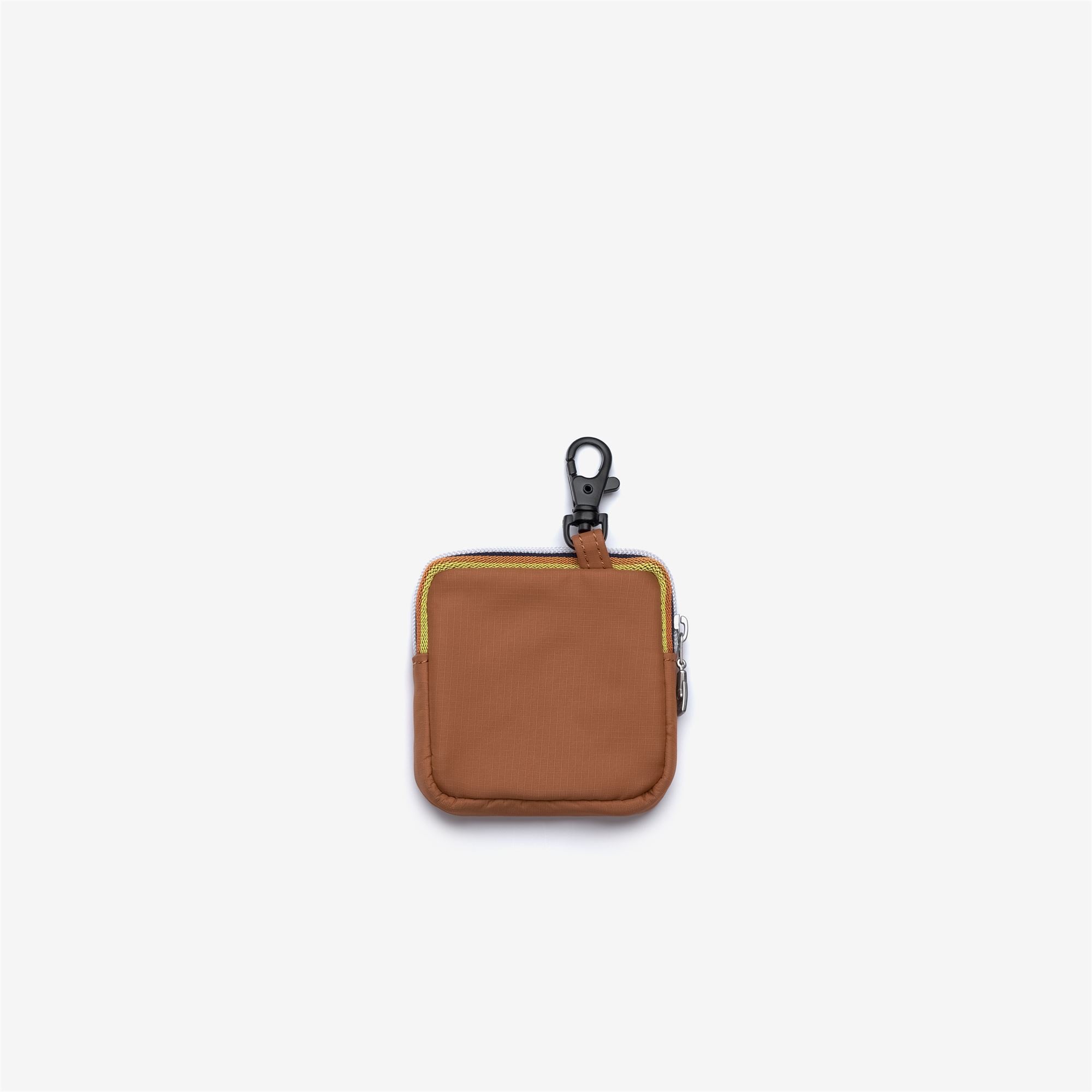 Small Accessories_UNISEX_EMEE_Headphones_Orange Adobe - Commercial 2