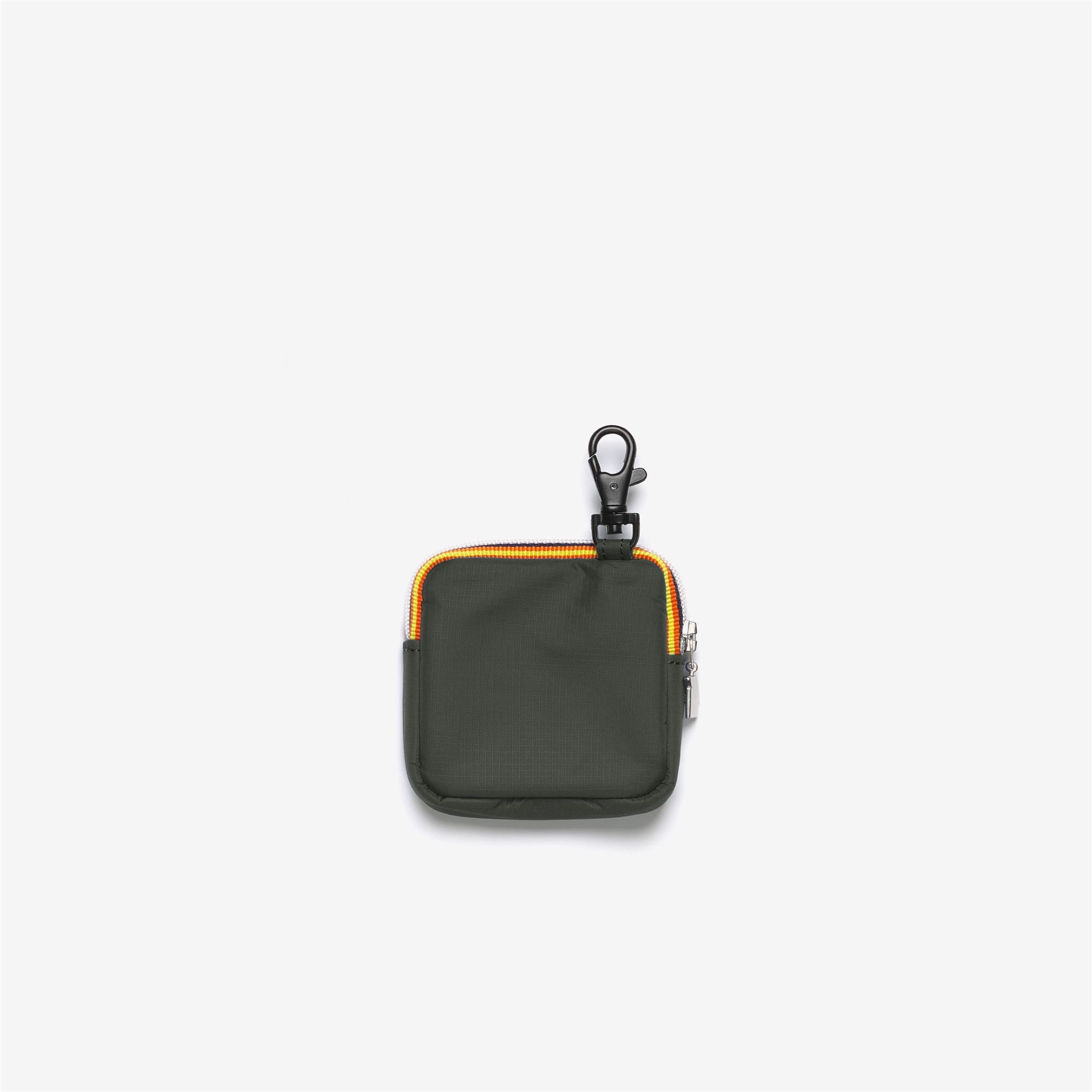 Small Accessories_UNISEX_EMEE_Headphones_GREEN BLACKISH - Commercial 2