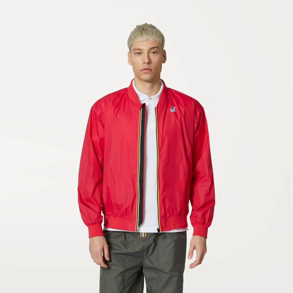 Jackets_Unisex_LE VRAI 3.0 AMAUREN_Short_Red Berry - Commercial 4