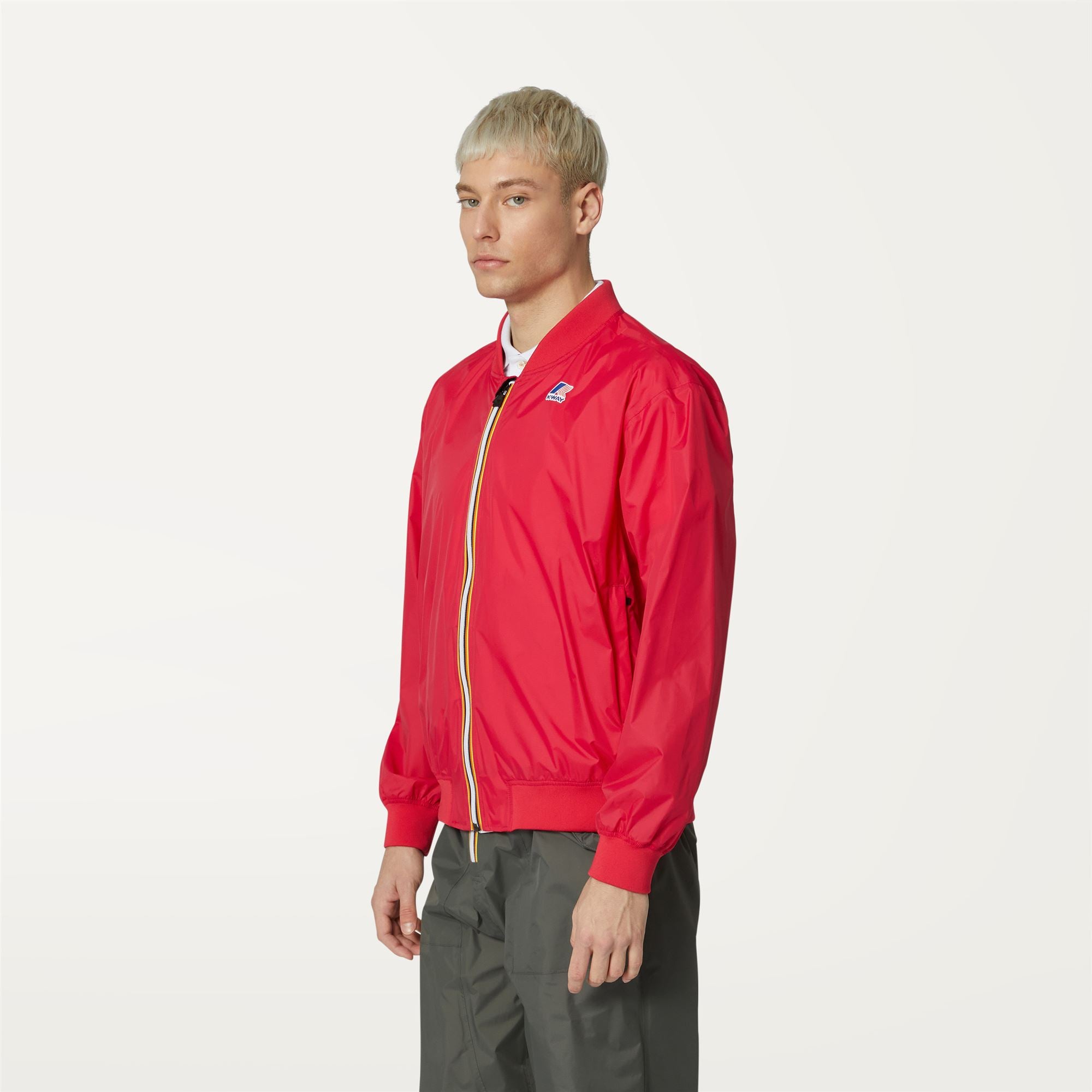 Jackets_Unisex_LE VRAI 3.0 AMAUREN_Short_Red Berry - Commercial 5