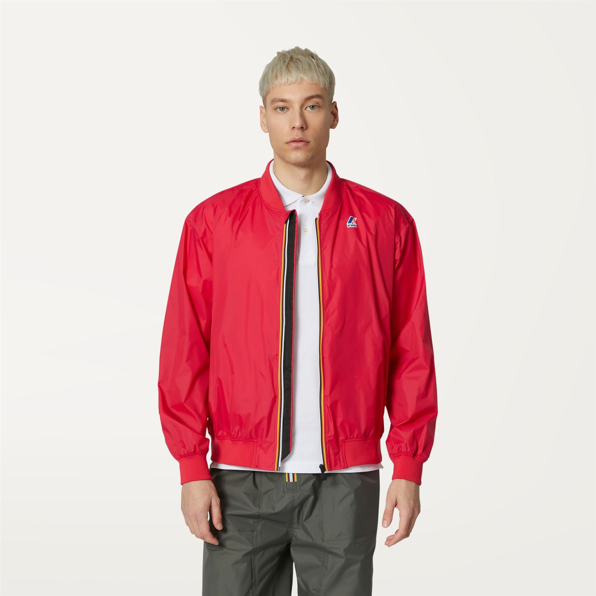 Jackets_Unisex_LE VRAI 3.0 AMAUREN_Short_Red Berry - Commercial 4