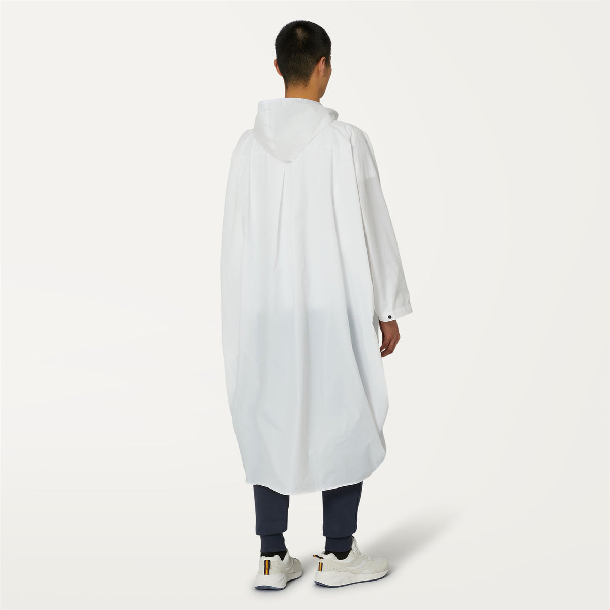 Jackets_UNISEX_LE VRAI 3.0 RENNES_Poncho_White - Commercial 6