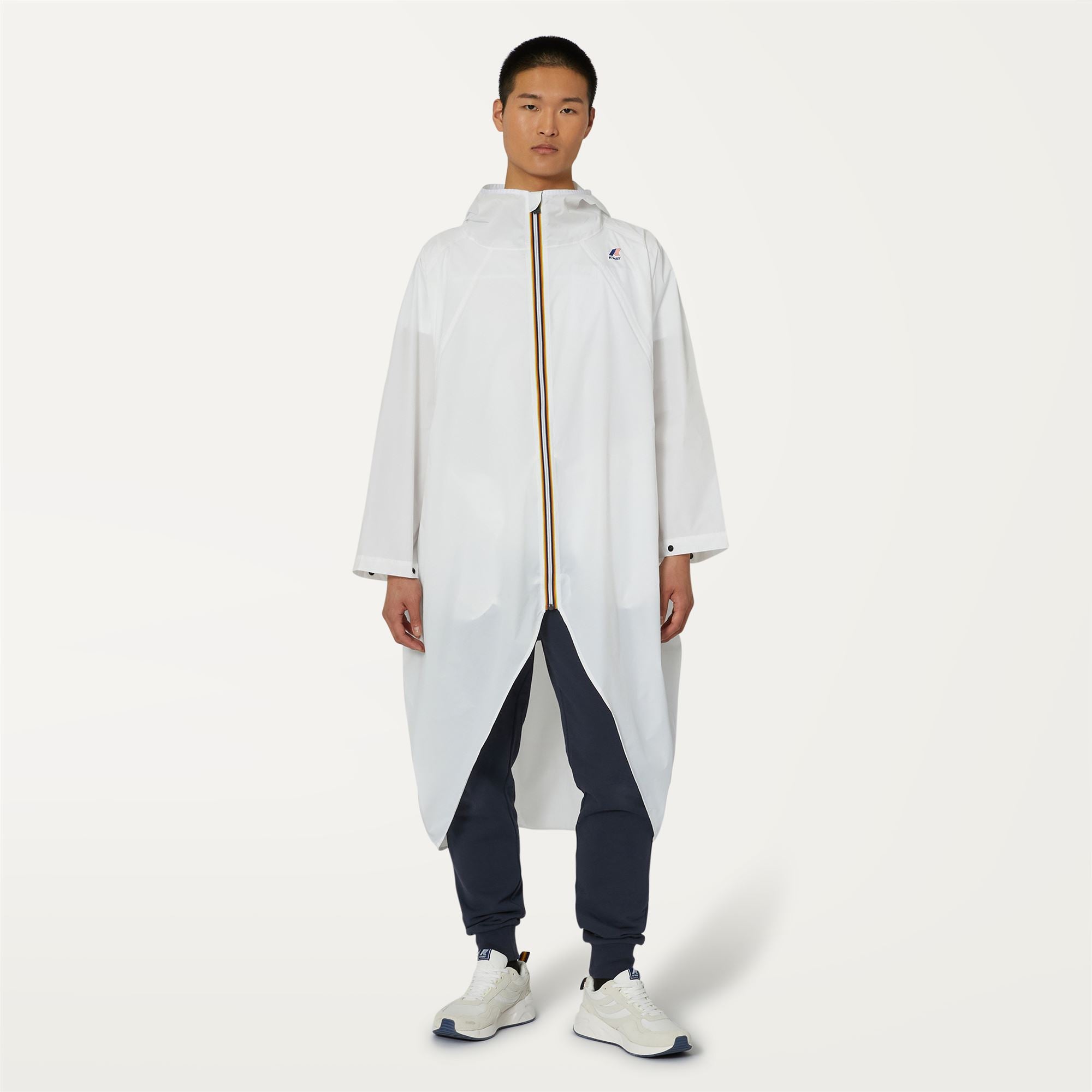 Jackets_UNISEX_LE VRAI 3.0 RENNES_Poncho_White - Commercial 4