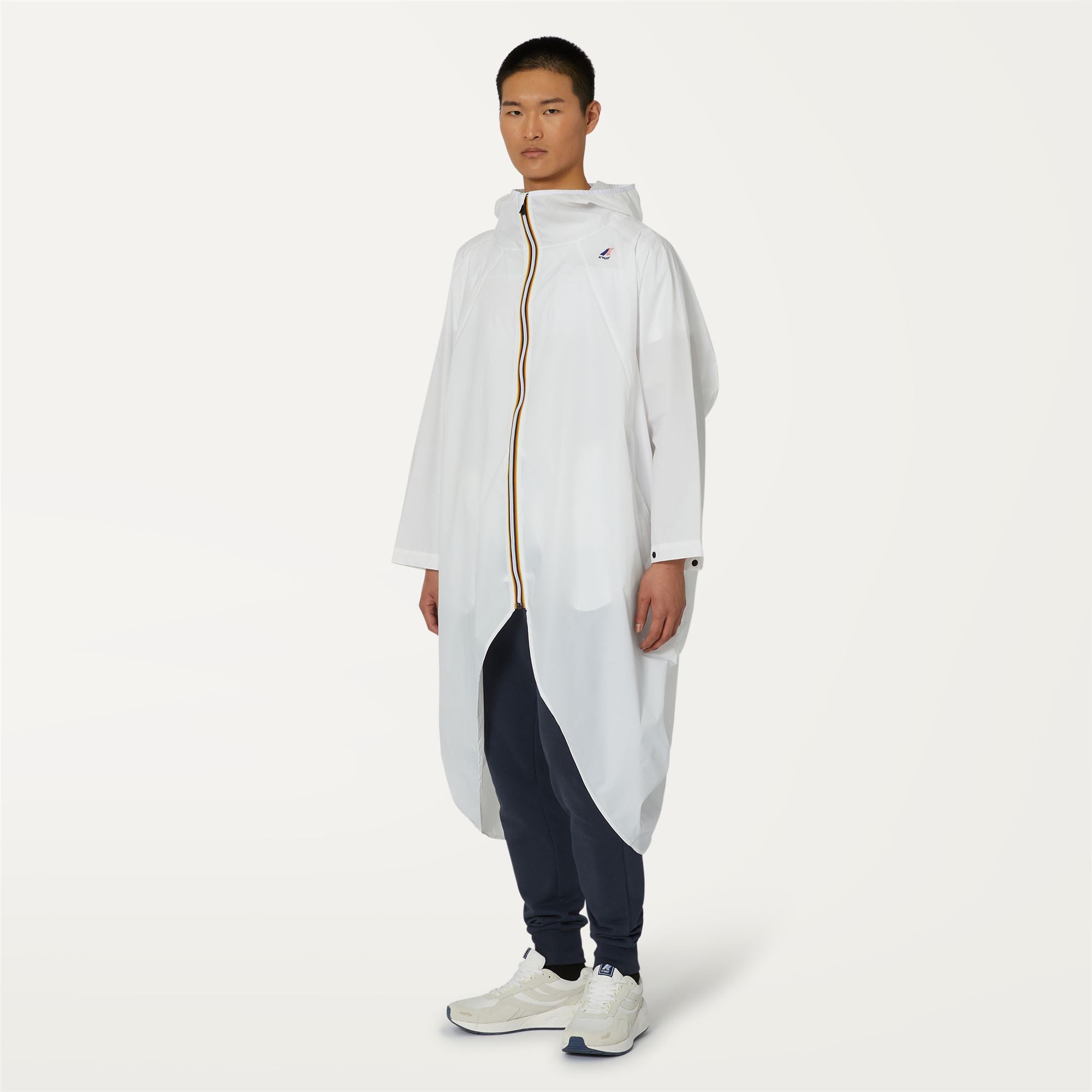 Jackets_UNISEX_LE VRAI 3.0 RENNES_Poncho_White - Commercial 5