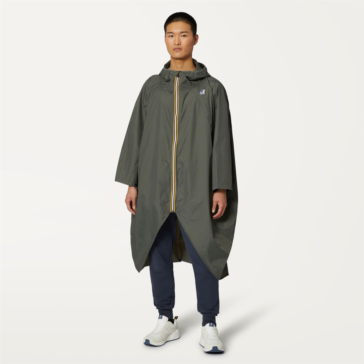 Jackets_UNISEX_LE VRAI 3.0 RENNES_Poncho_GREEN BLACKISH - Commercial 4