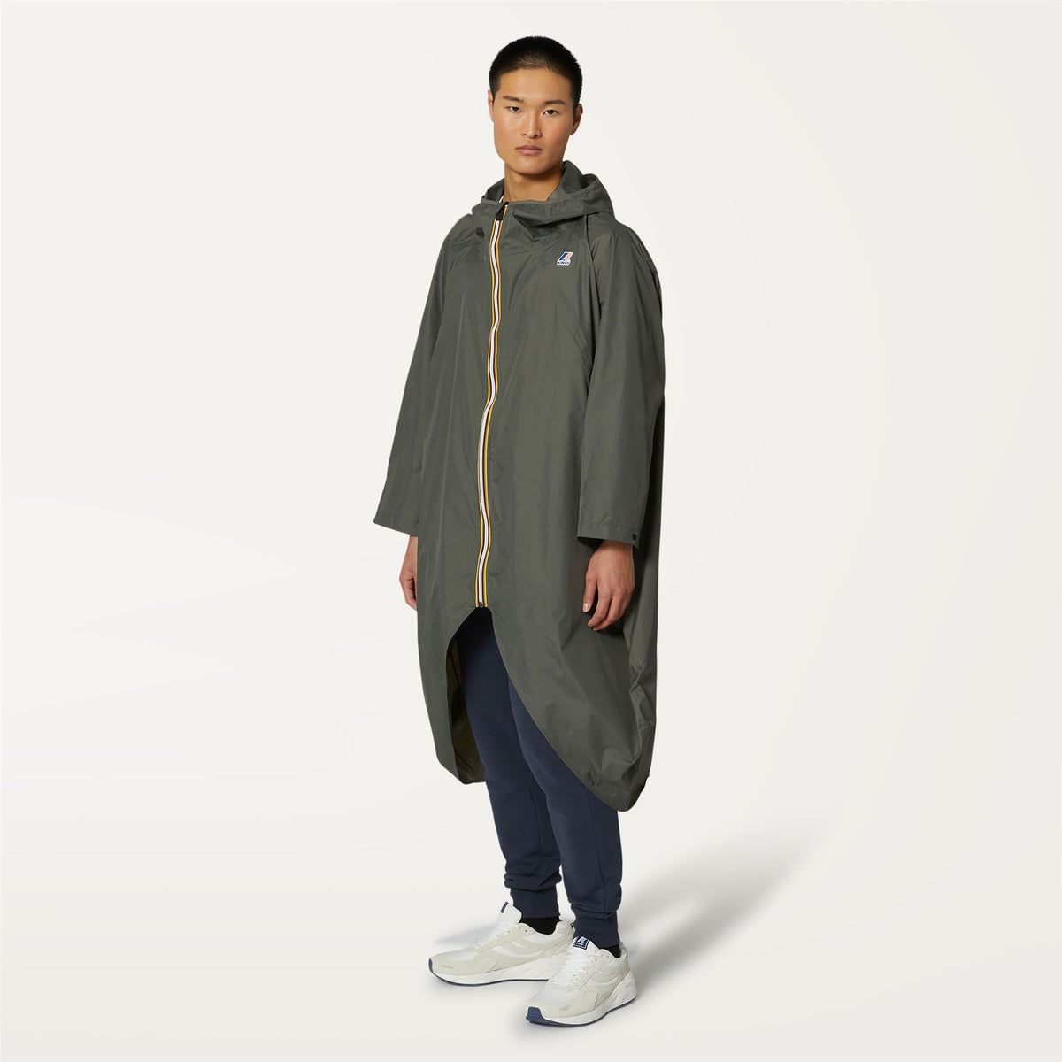 Jackets_UNISEX_LE VRAI 3.0 RENNES_Poncho_GREEN BLACKISH - Commercial 5
